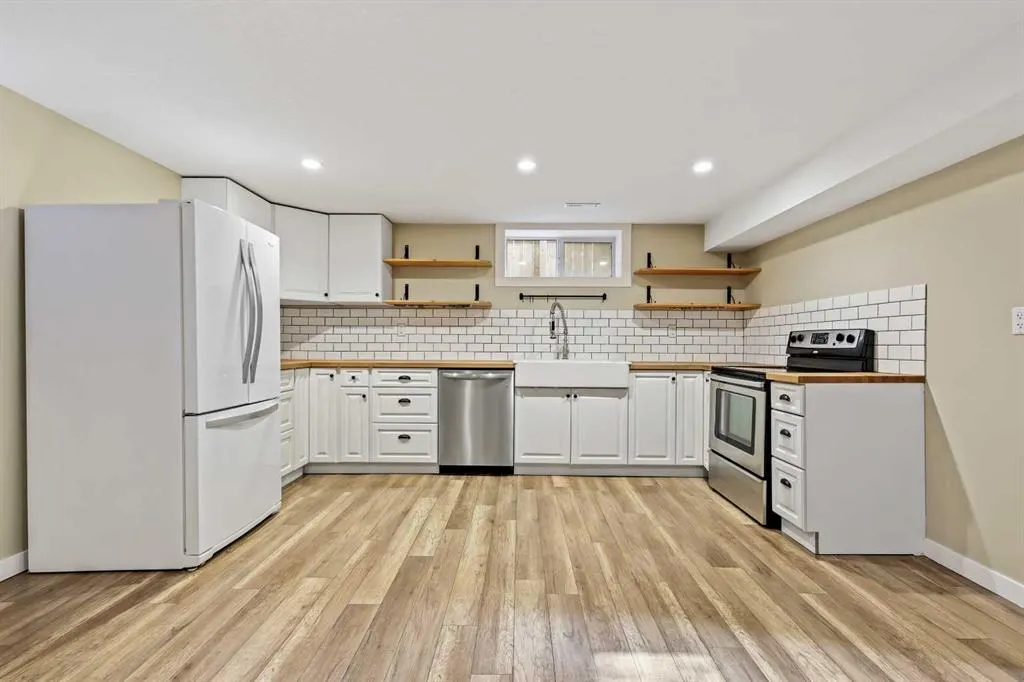 92 Governor Drive SW