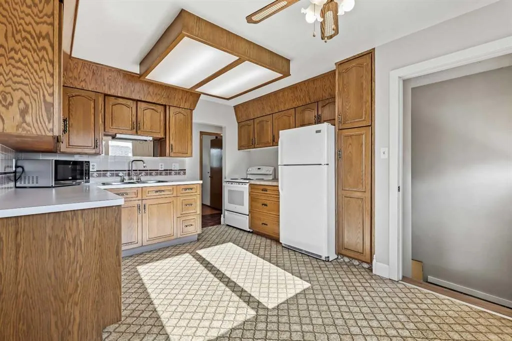 92 Governor Drive SW