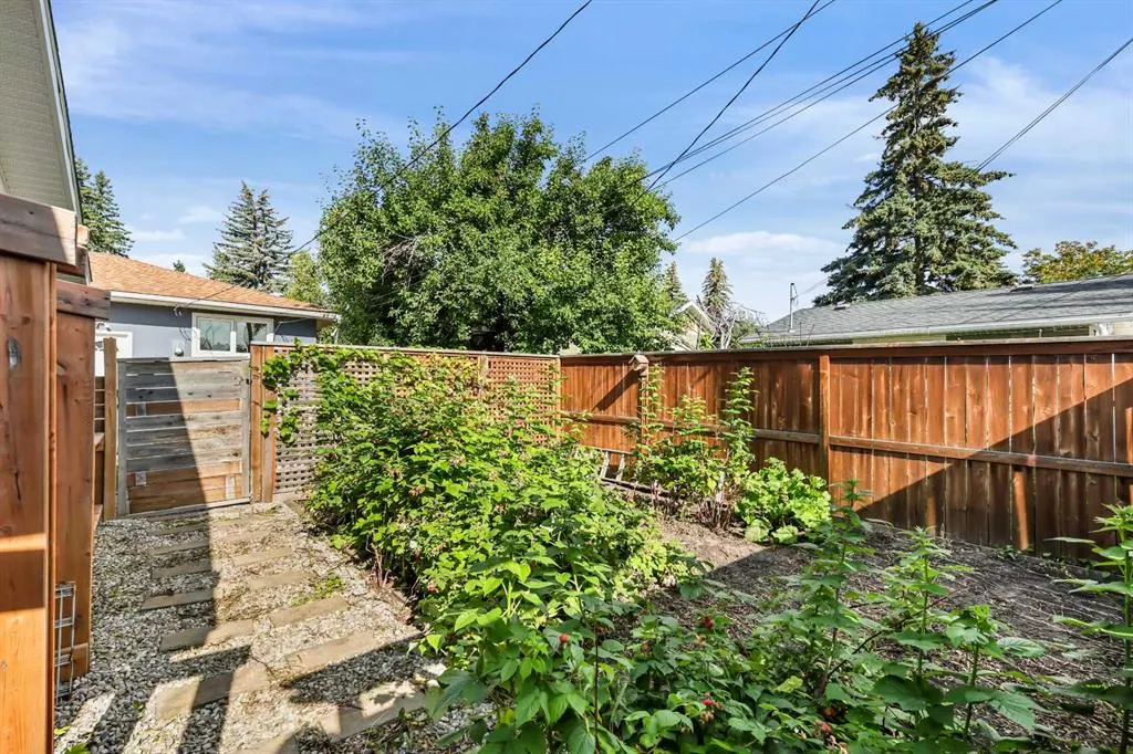 92 Governor Drive SW