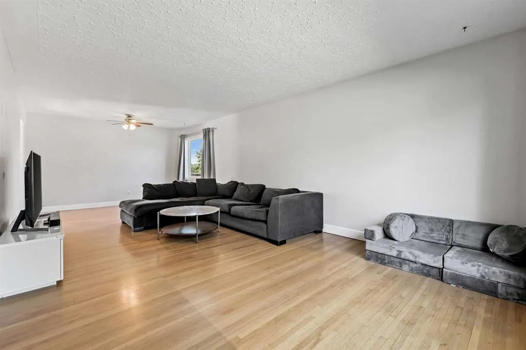 92 Governor Drive SW