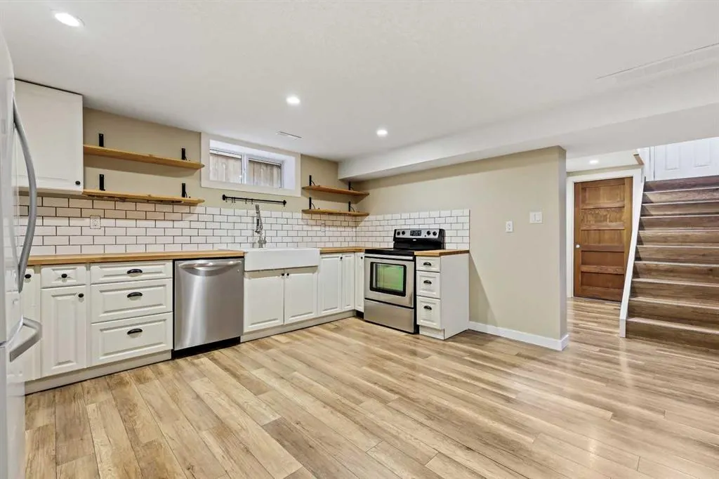 92 Governor Drive SW