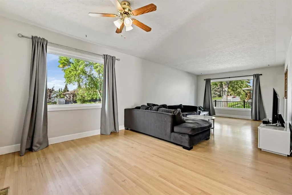 92 Governor Drive SW