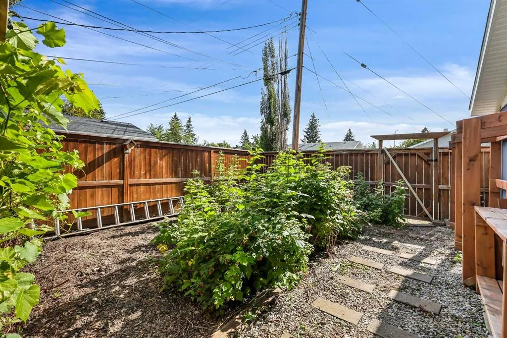 92 Governor Drive SW