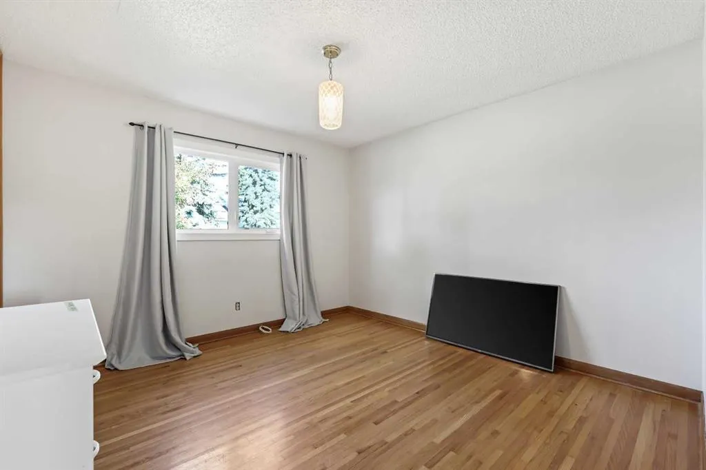 92 Governor Drive SW