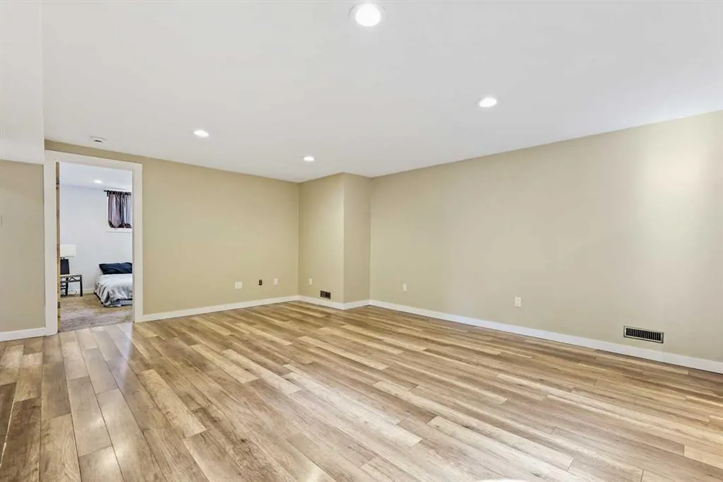 92 Governor Drive SW
