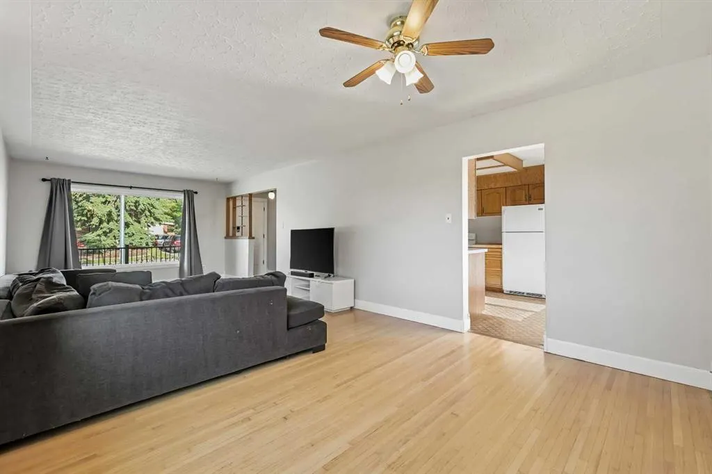 92 Governor Drive SW