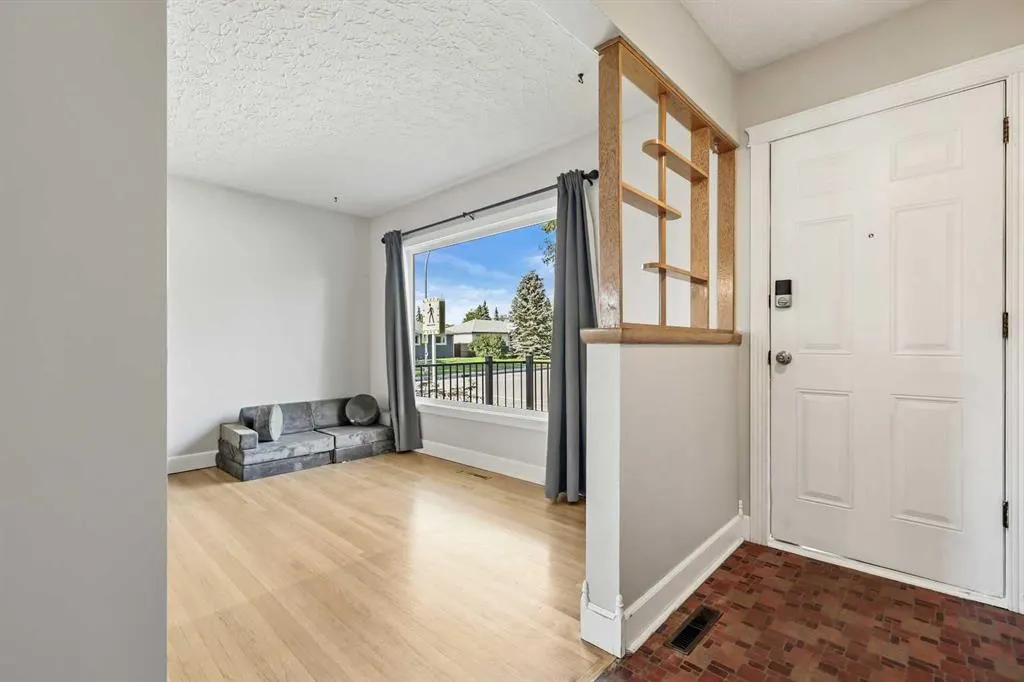 92 Governor Drive SW