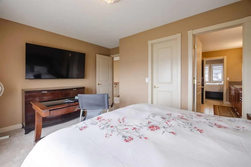 99 Arbour Vista Road NW
