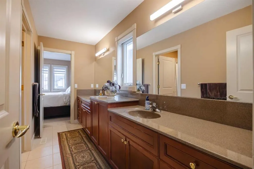 99 Arbour Vista Road NW