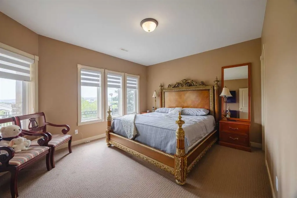 99 Arbour Vista Road NW