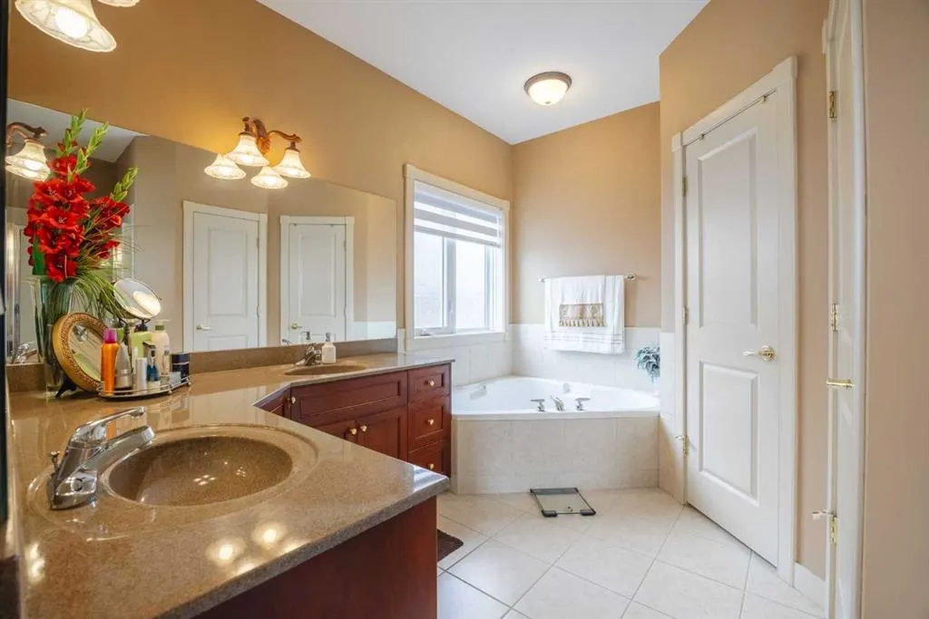 99 Arbour Vista Road NW