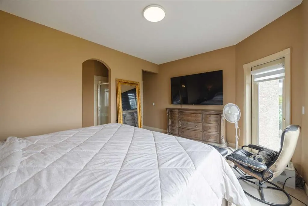 99 Arbour Vista Road NW
