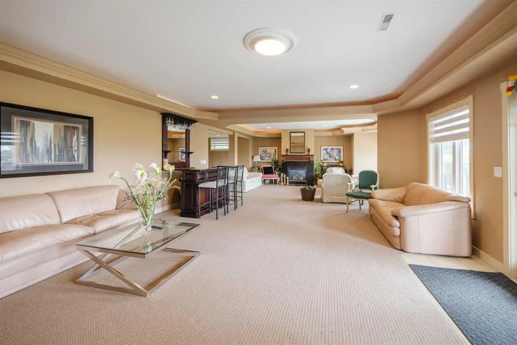 99 Arbour Vista Road NW