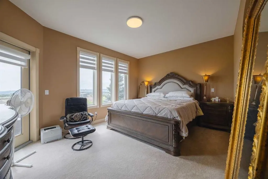 99 Arbour Vista Road NW