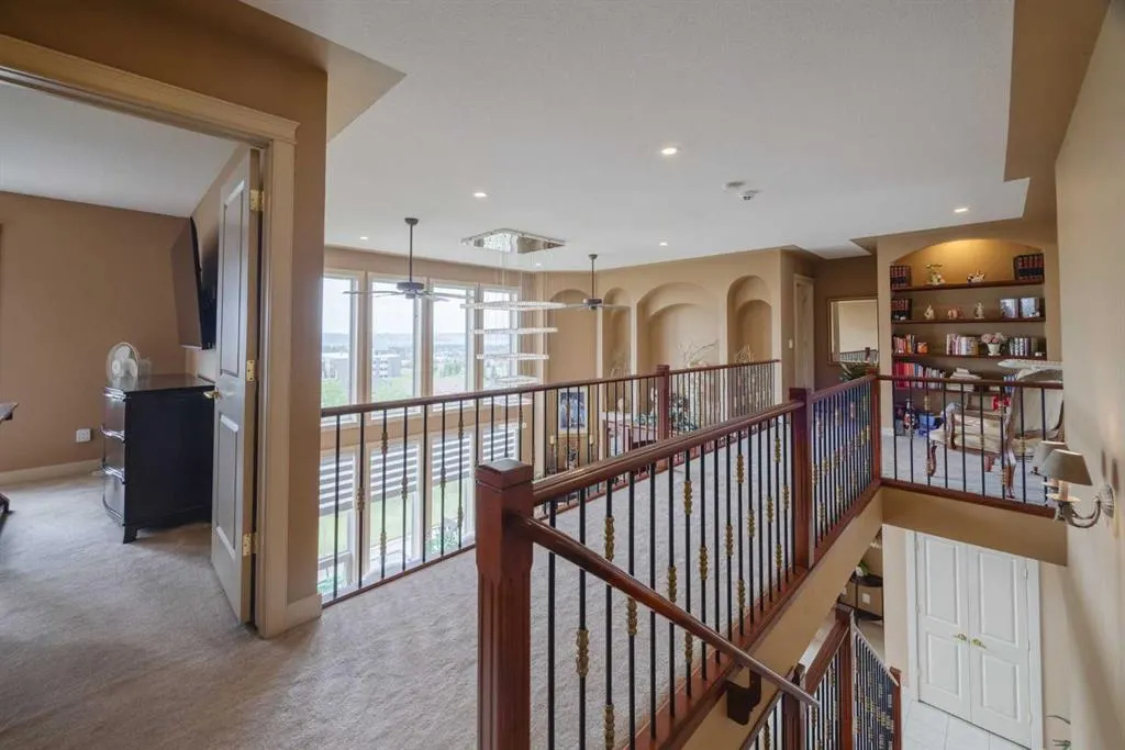 99 Arbour Vista Road NW