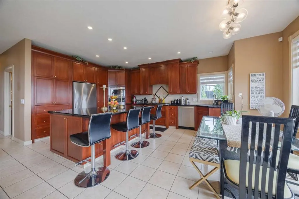 99 Arbour Vista Road NW