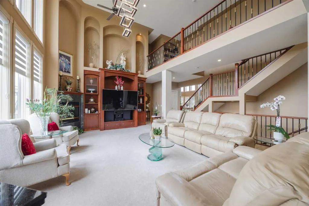 99 Arbour Vista Road NW