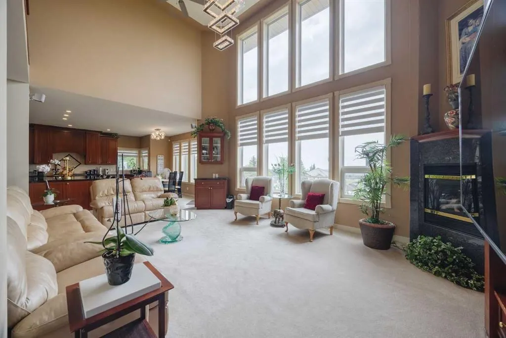 99 Arbour Vista Road NW