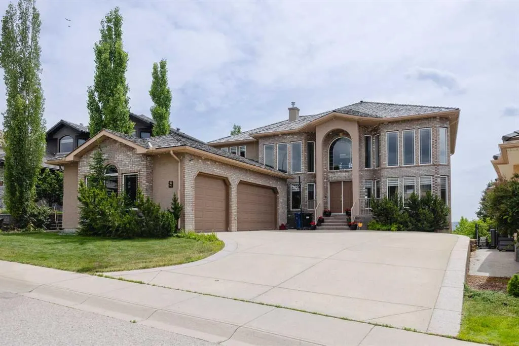 99 Arbour Vista Road NW