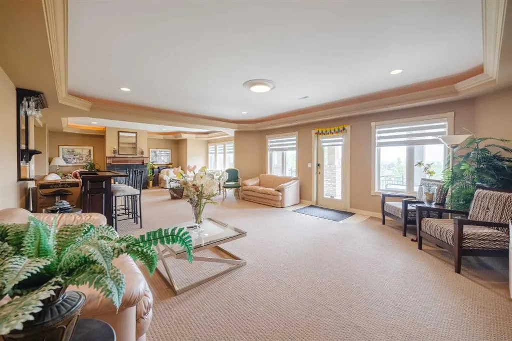 99 Arbour Vista Road NW