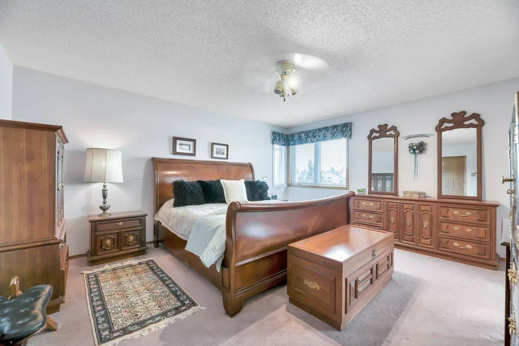517 Lakeside Greens Place