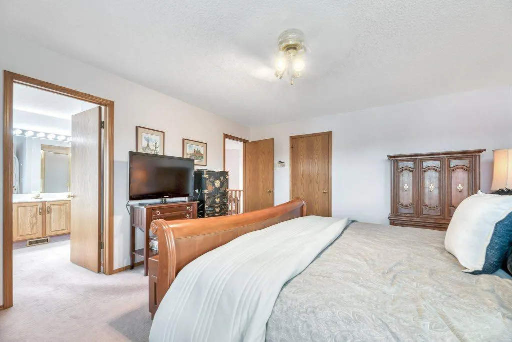 517 Lakeside Greens Place