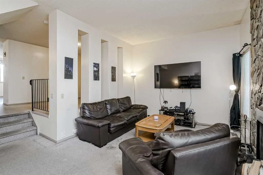 99 Midpark Gardens SE, #25
