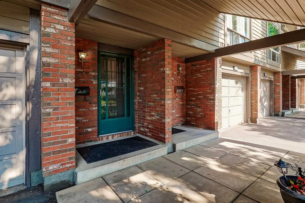 99 Midpark Gardens SE, #25