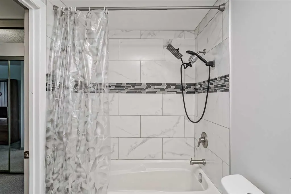 99 Midpark Gardens SE, #25