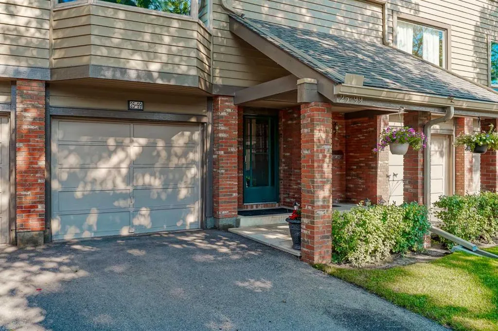 99 Midpark Gardens SE, #25