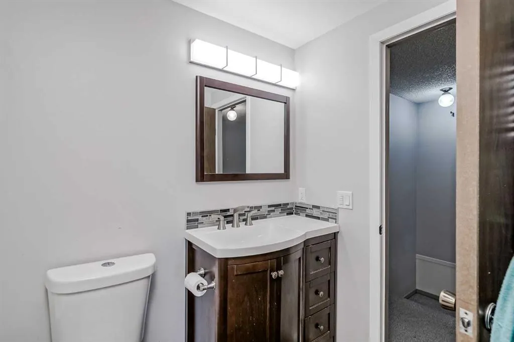 99 Midpark Gardens SE, #25
