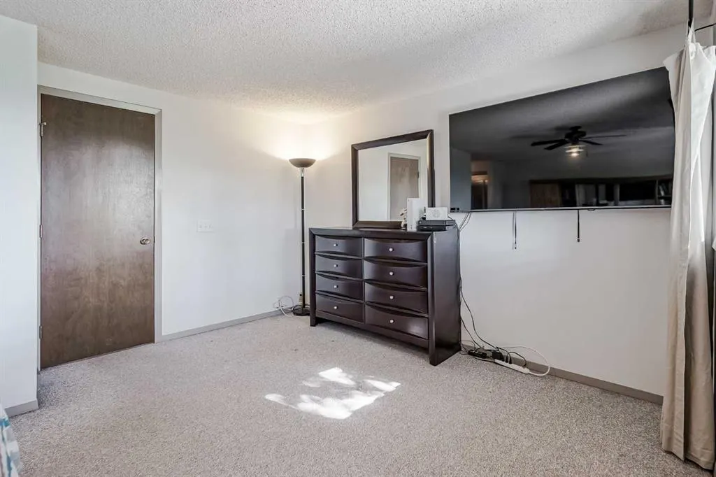 99 Midpark Gardens SE, #25