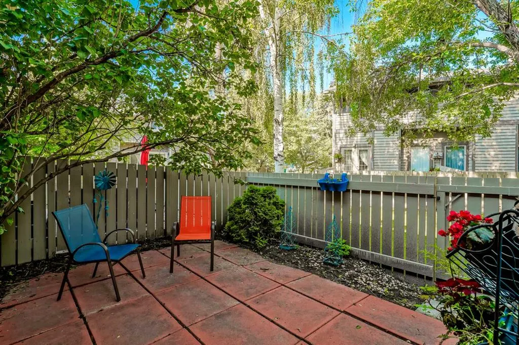 99 Midpark Gardens SE, #25