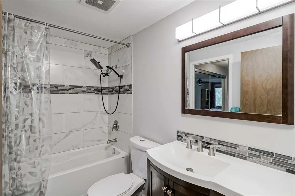 99 Midpark Gardens SE, #25