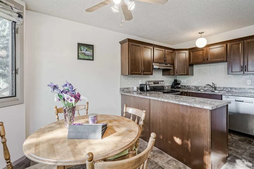 99 Midpark Gardens SE, #25