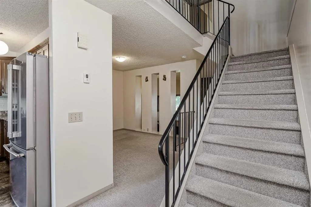 99 Midpark Gardens SE, #25