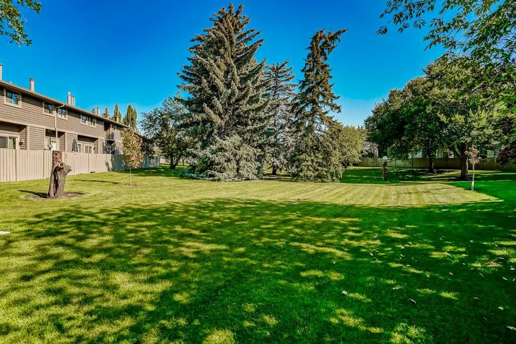 99 Midpark Gardens SE, #25