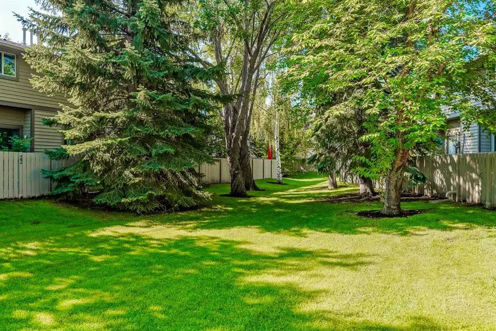 99 Midpark Gardens SE, #25