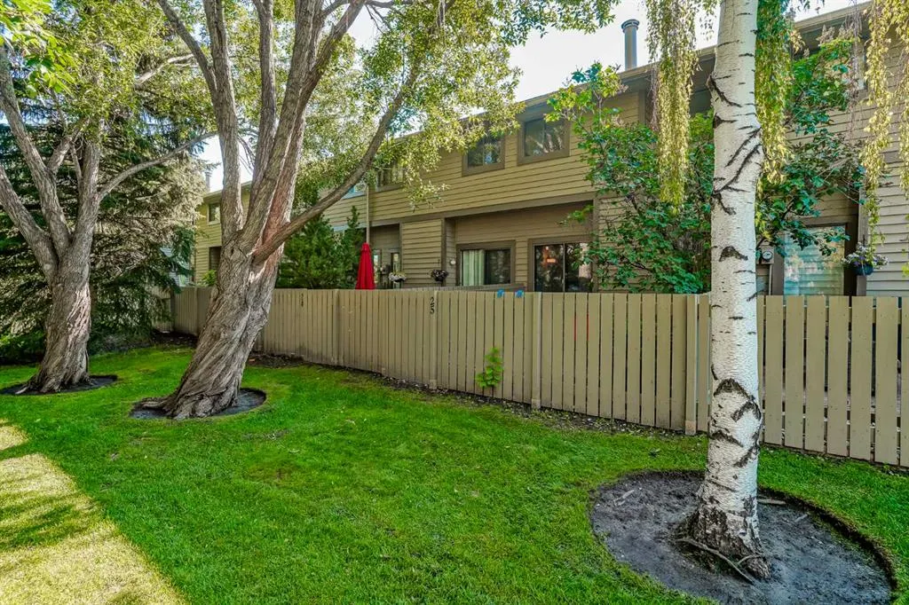 99 Midpark Gardens SE, #25