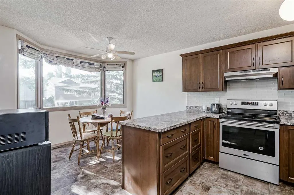 99 Midpark Gardens SE, #25