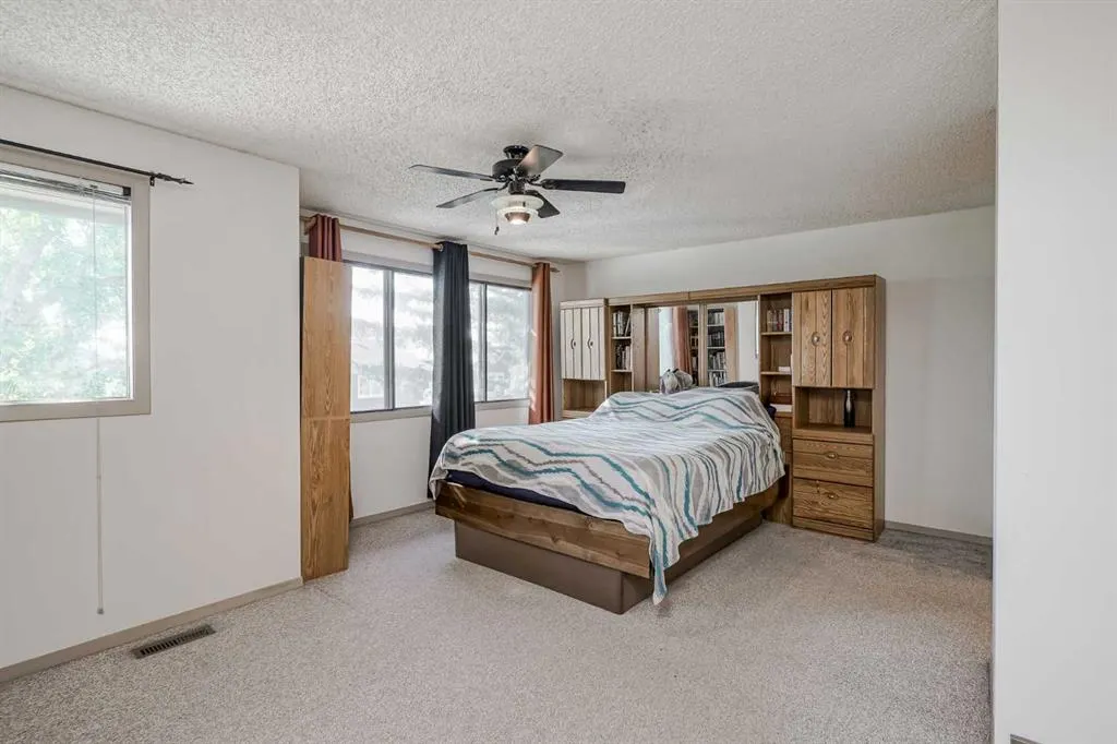 99 Midpark Gardens SE, #25