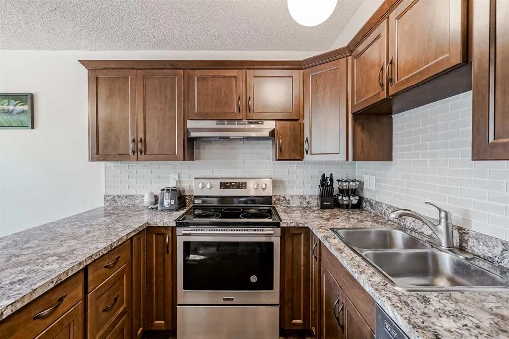 99 Midpark Gardens SE, #25