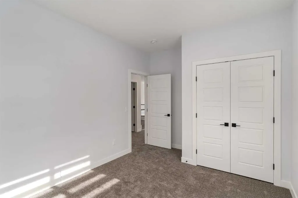 488 Rivercrest View