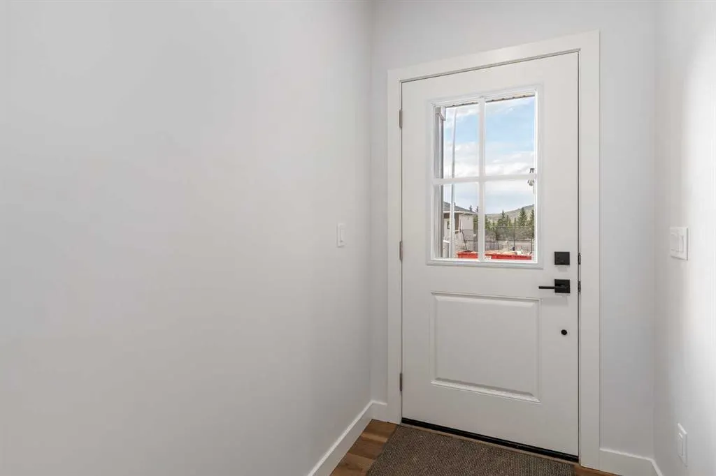 488 Rivercrest View