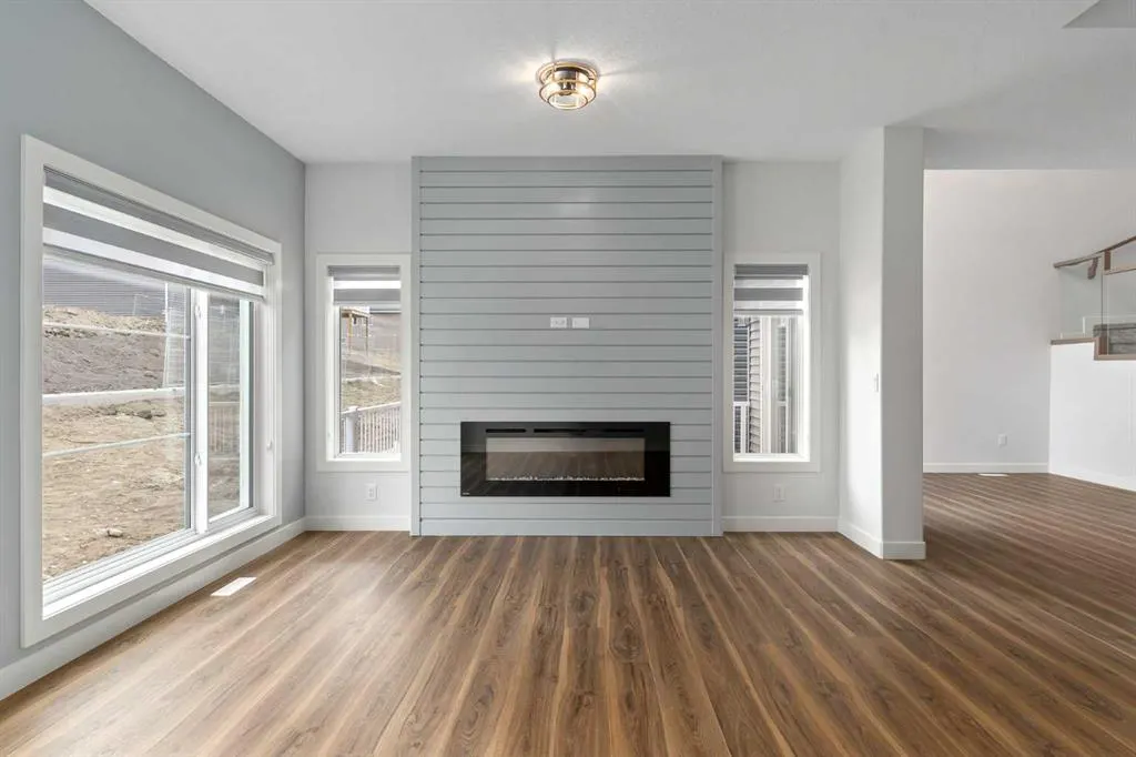 488 Rivercrest View