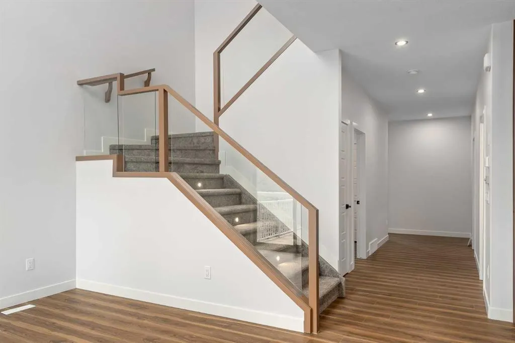 488 Rivercrest View