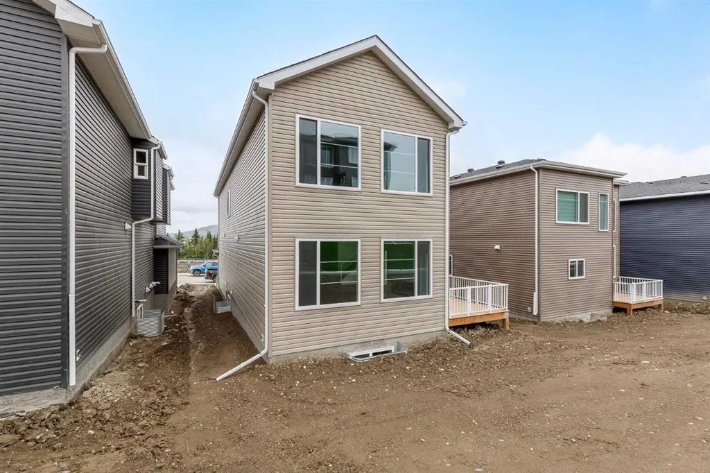476 Rivercrest View