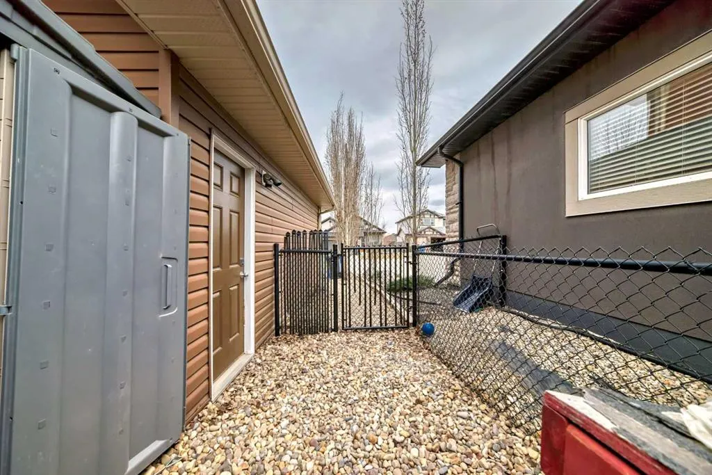 121 magenta Crescent