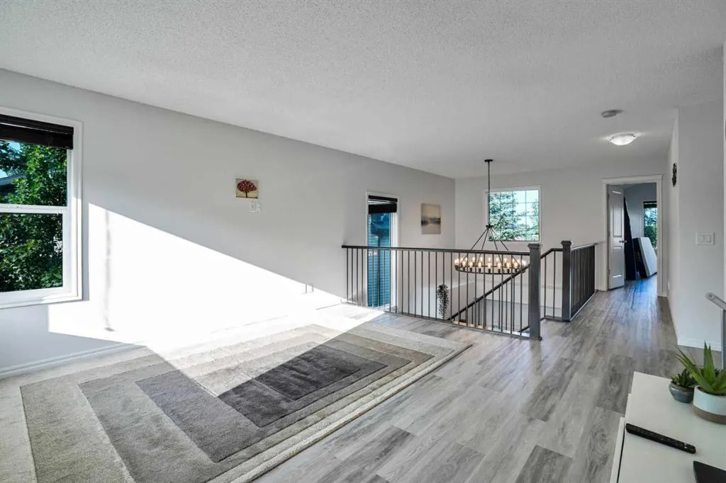 121 magenta Crescent