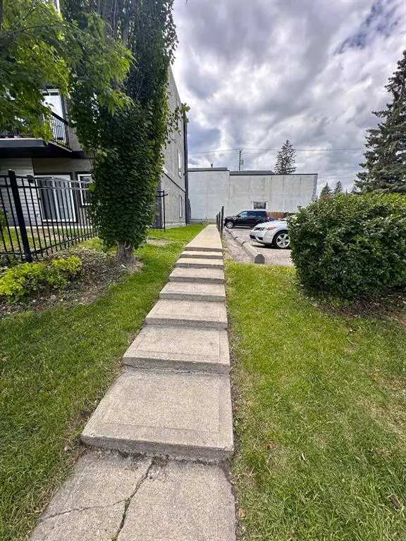 2411 29 Street SW, #104